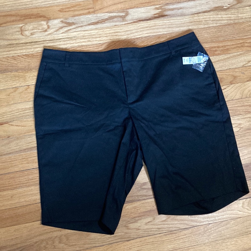 Woman Plus Size Black Bermuda shorts. side and back pockets with zippered front